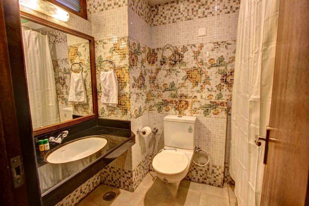 Hotel The Himachal Inn Manali  Bagian luar foto