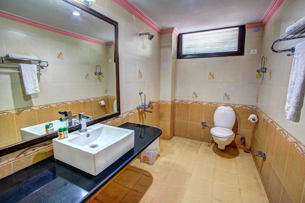 Hotel The Himachal Inn Manali  Bagian luar foto